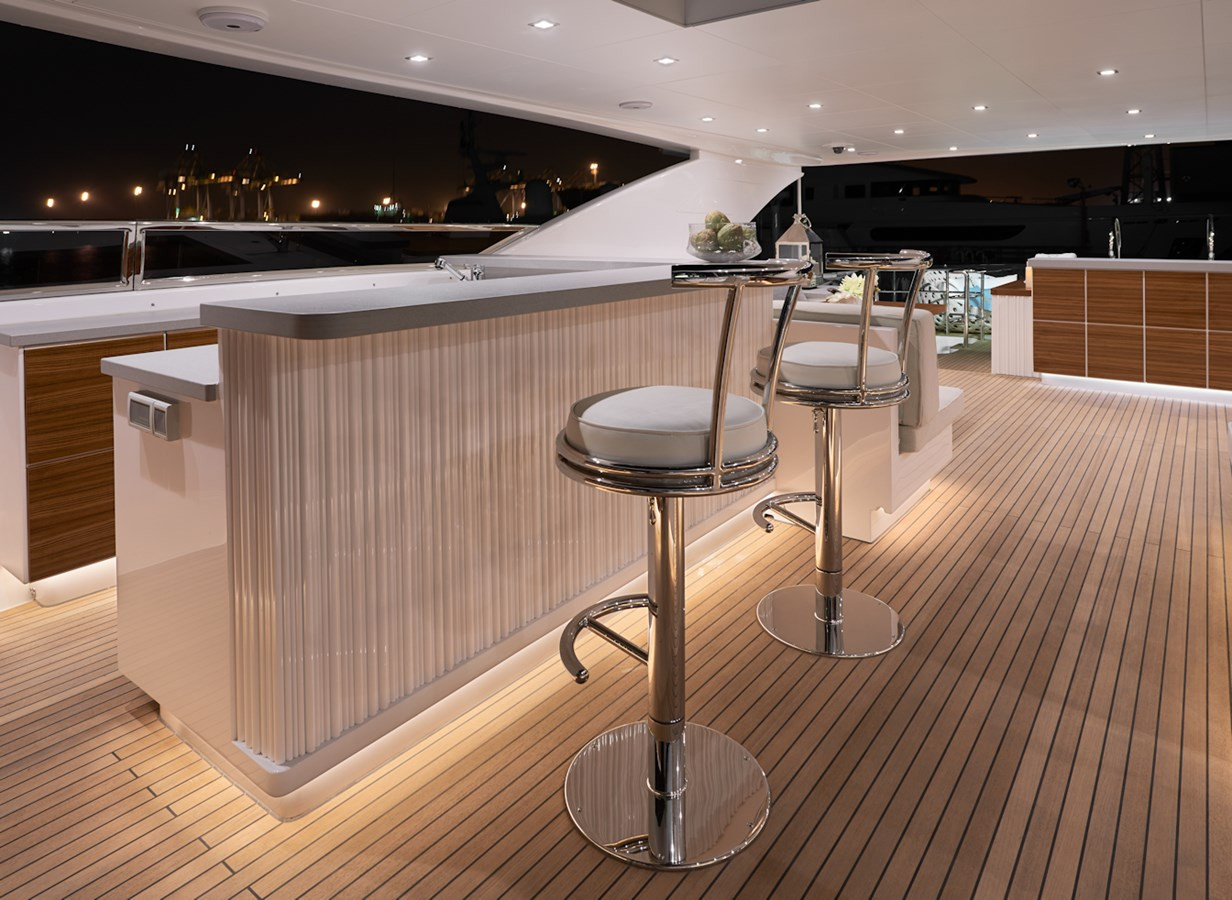 https://arconyachts.ams3.digitaloceanspaces.com/64845/conversions/large_3865918-optimize.jpg