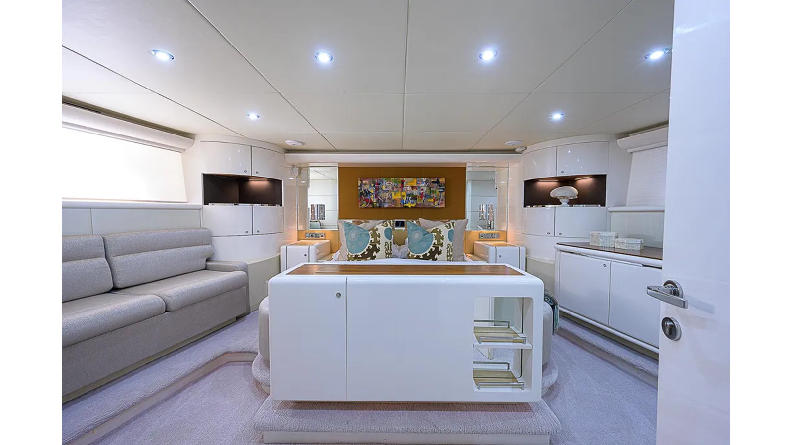 https://arconyachts.ams3.digitaloceanspaces.com/64942/conversions/large_4383798-optimize.jpg
