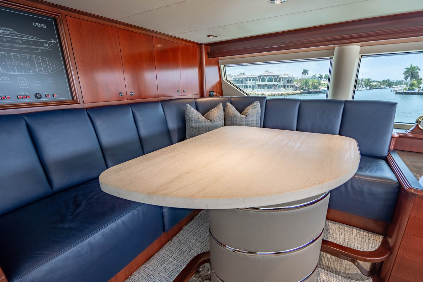 https://arconyachts.ams3.digitaloceanspaces.com/65010/conversions/large_4667182-optimize.jpg