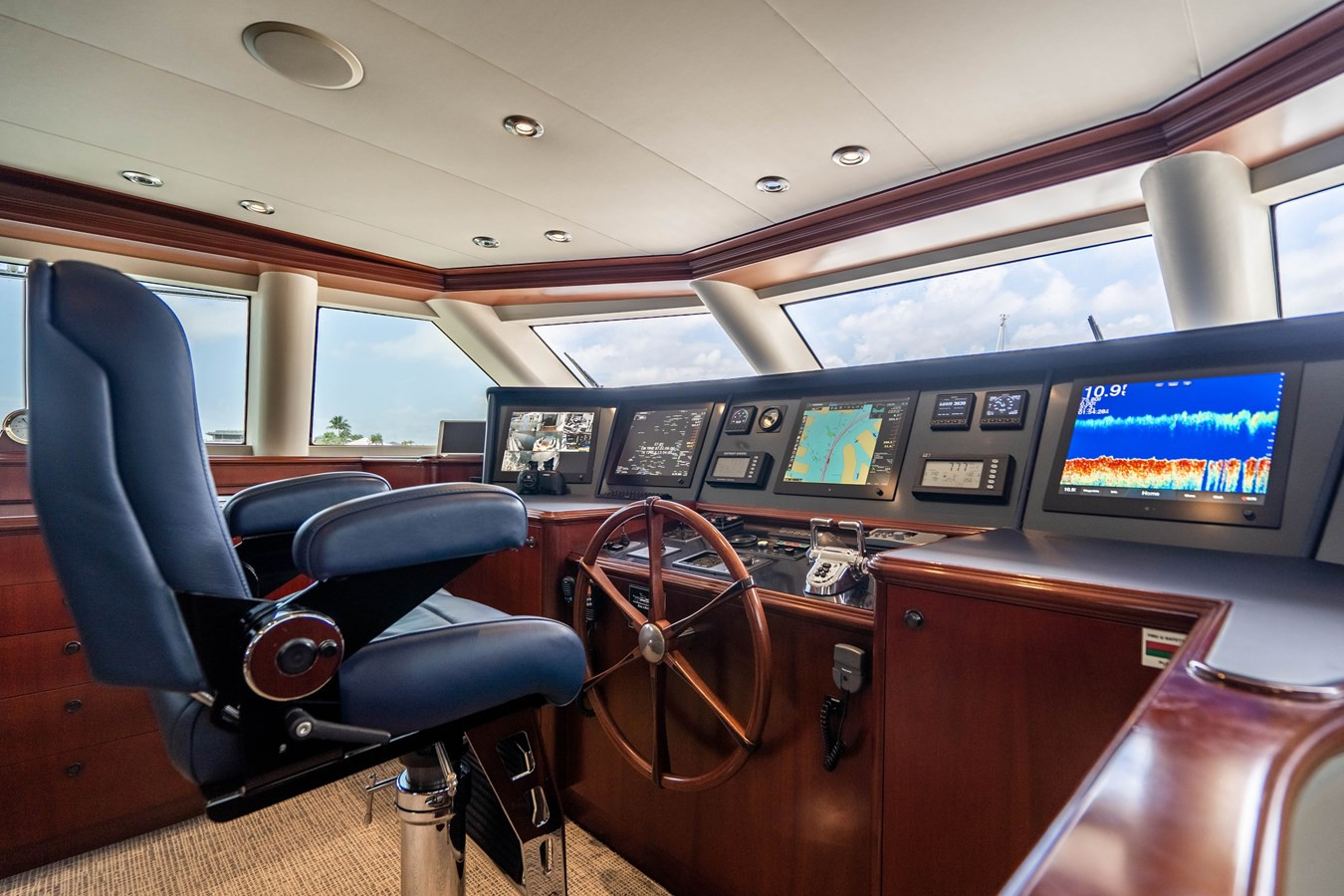 https://arconyachts.ams3.digitaloceanspaces.com/65013/conversions/large_4667183-optimize.jpg