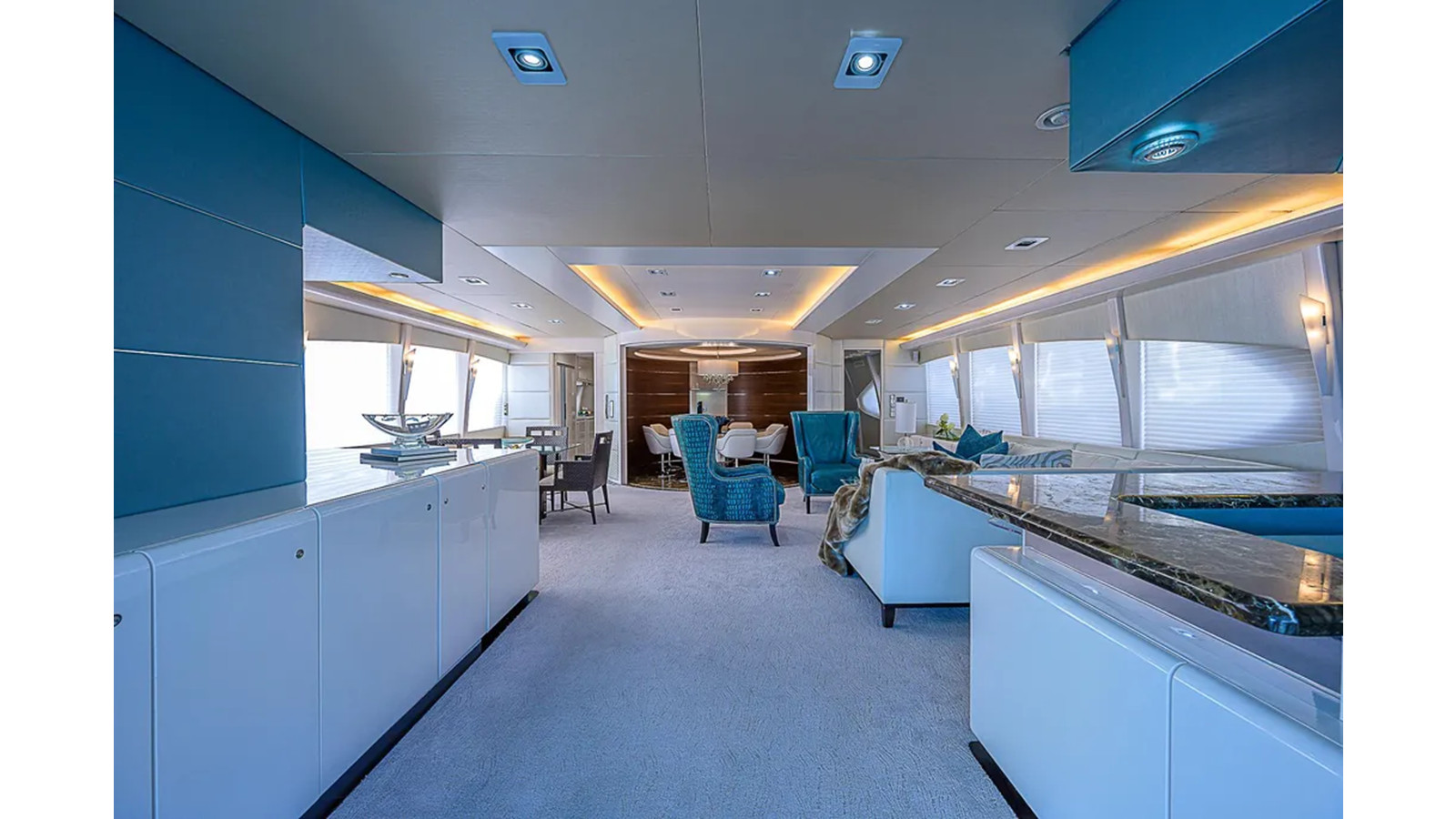 https://arconyachts.ams3.digitaloceanspaces.com/65022/conversions/large_4383859-optimize.jpg