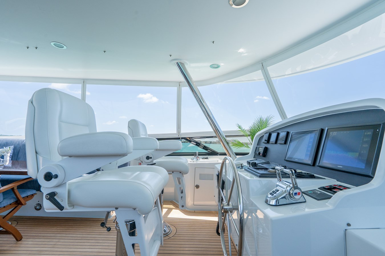 https://arconyachts.ams3.digitaloceanspaces.com/65047/conversions/large_4667195-optimize.jpg