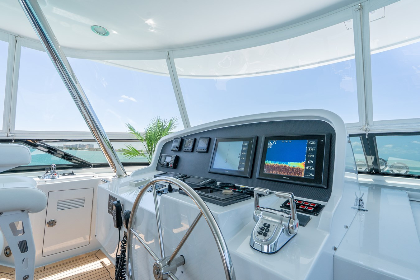https://arconyachts.ams3.digitaloceanspaces.com/65049/conversions/large_4667196-optimize.jpg