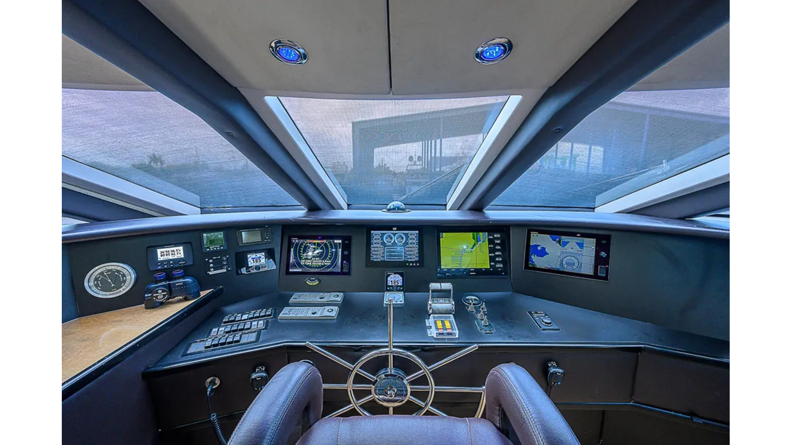 https://arconyachts.ams3.digitaloceanspaces.com/65050/conversions/large_4383822-optimize.jpg