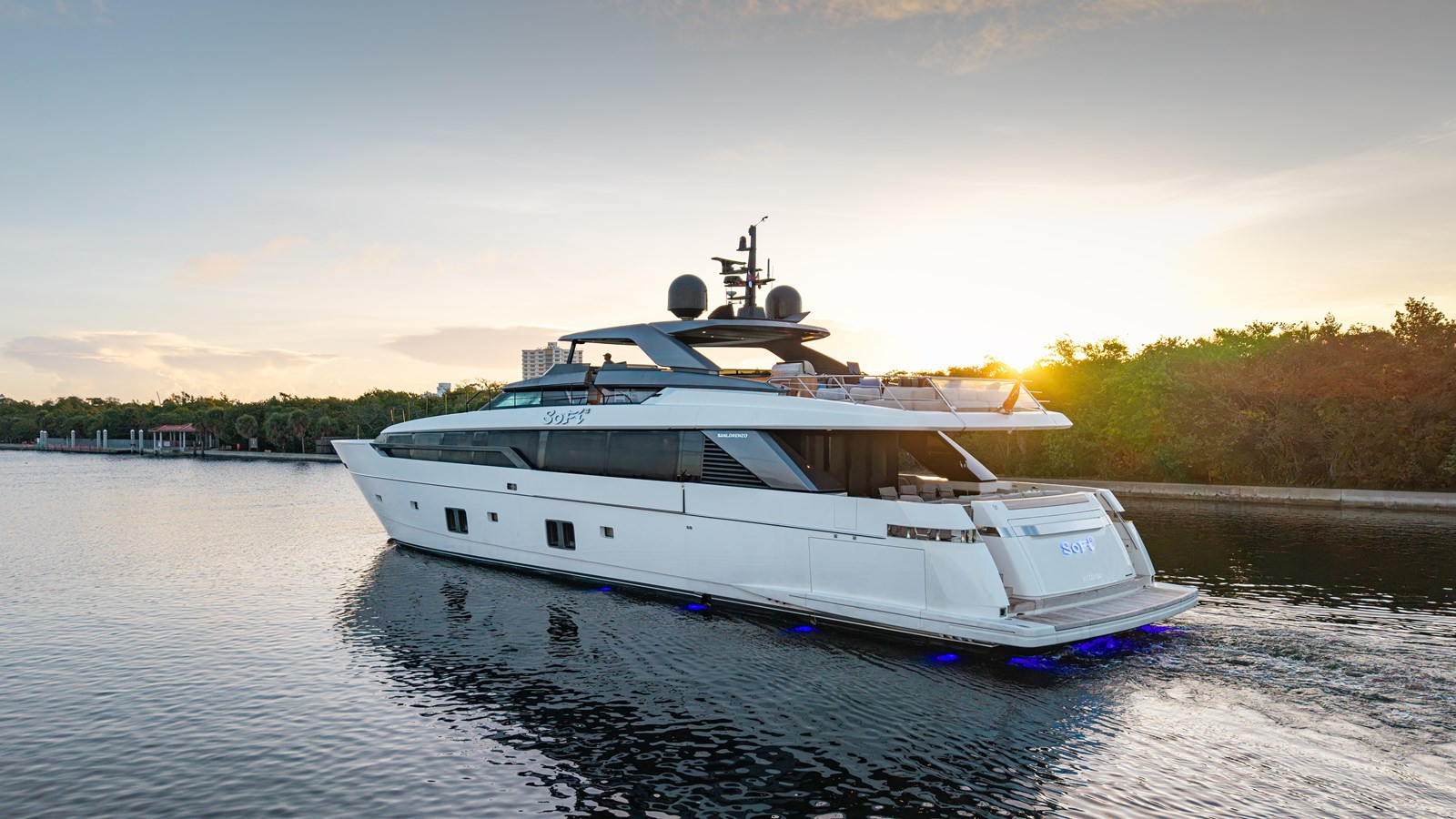 https://arconyachts.ams3.digitaloceanspaces.com/65076/conversions/large_4748282-optimize.jpg