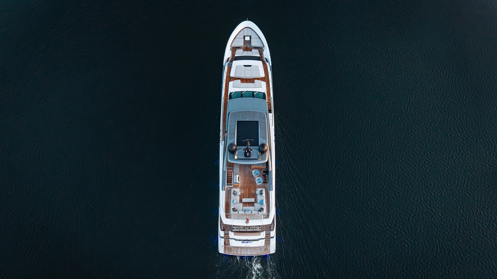 https://arconyachts.ams3.digitaloceanspaces.com/65078/conversions/large_4748283-optimize.jpg