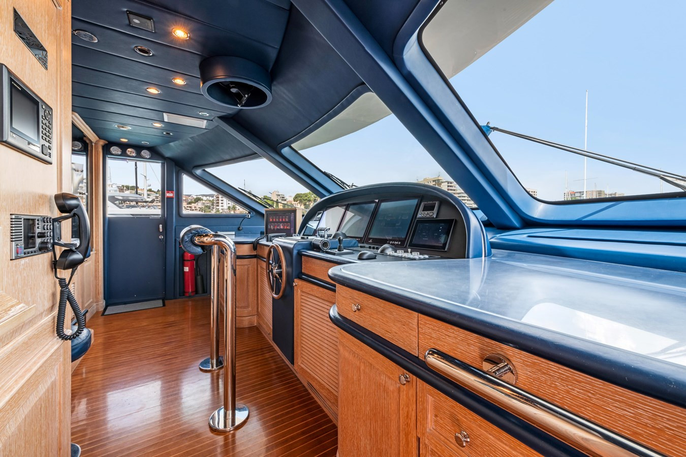 https://arconyachts.ams3.digitaloceanspaces.com/65184/conversions/large_4770593-optimize.jpg