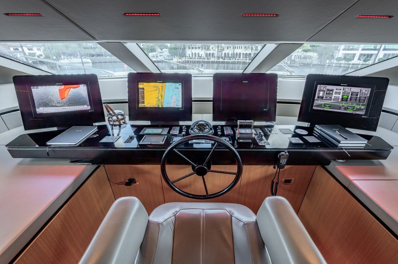 https://arconyachts.ams3.digitaloceanspaces.com/65224/conversions/large_4748345-optimize.jpg