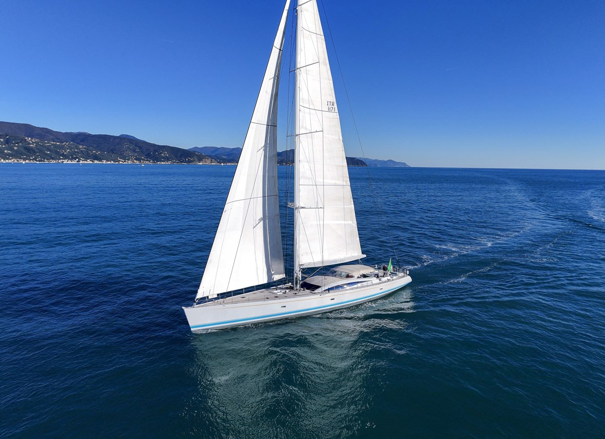https://arconyachts.ams3.digitaloceanspaces.com/65265/conversions/large_4836514-optimize.jpg