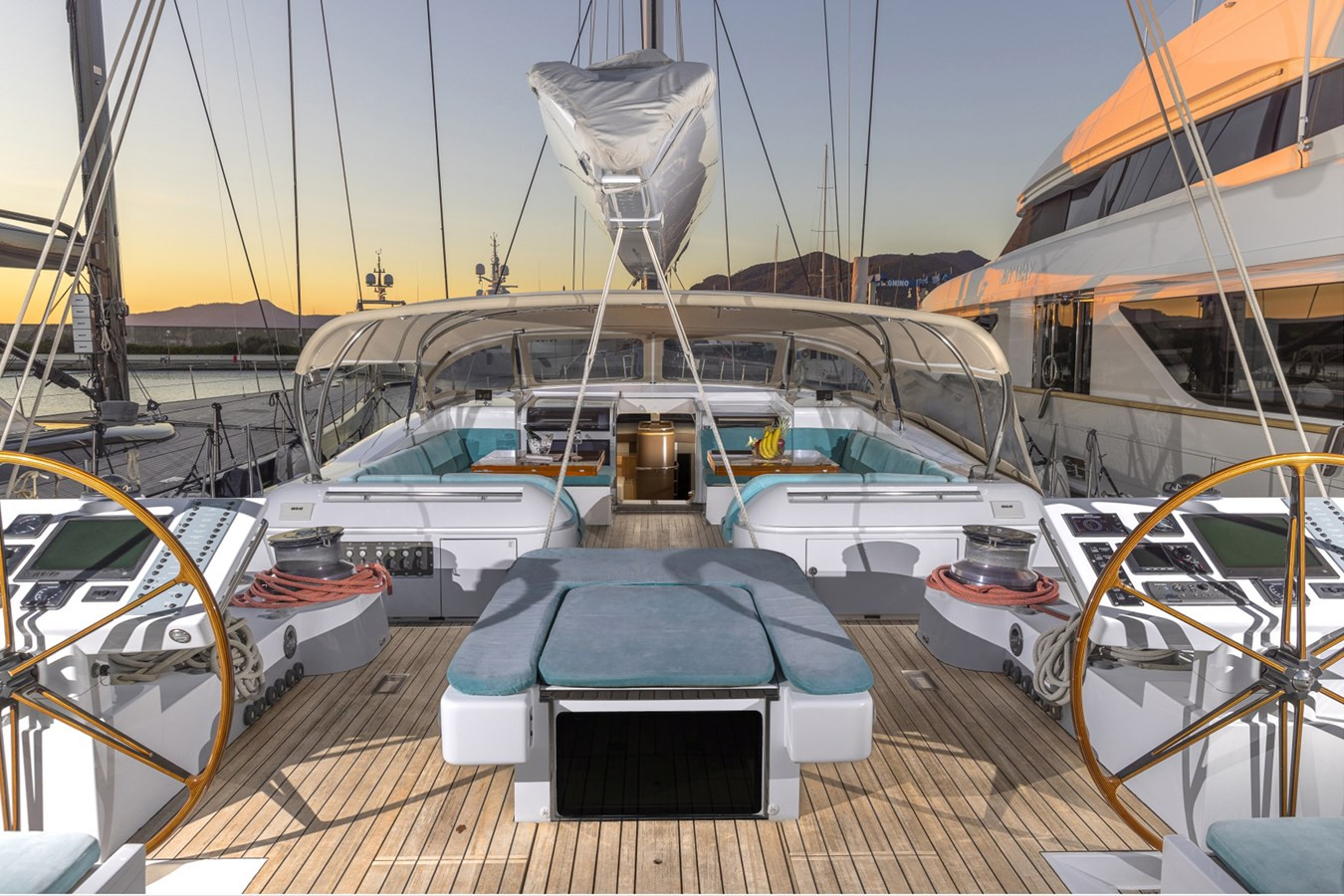 https://arconyachts.ams3.digitaloceanspaces.com/65280/conversions/large_4836498-optimize.jpg