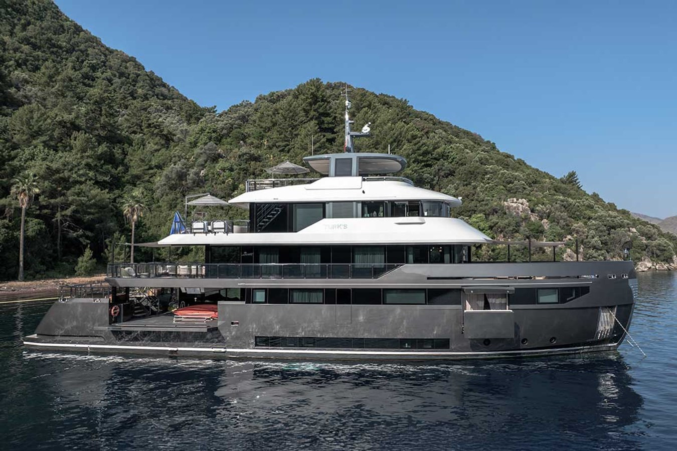 https://arconyachts.ams3.digitaloceanspaces.com/65281/conversions/large_4722049-optimize.jpg