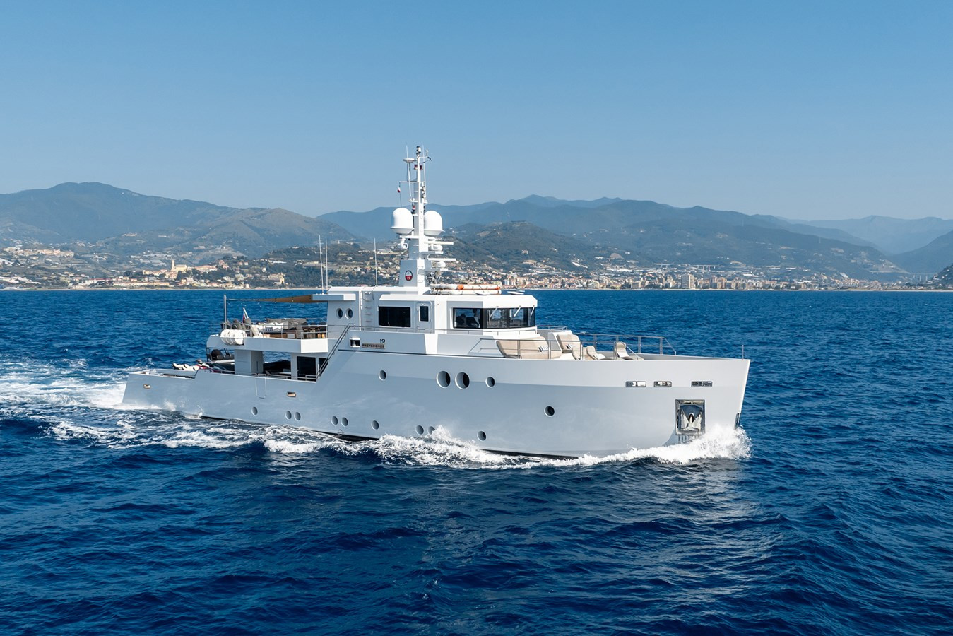 https://arconyachts.ams3.digitaloceanspaces.com/65319/conversions/large_4705300-optimize.jpg