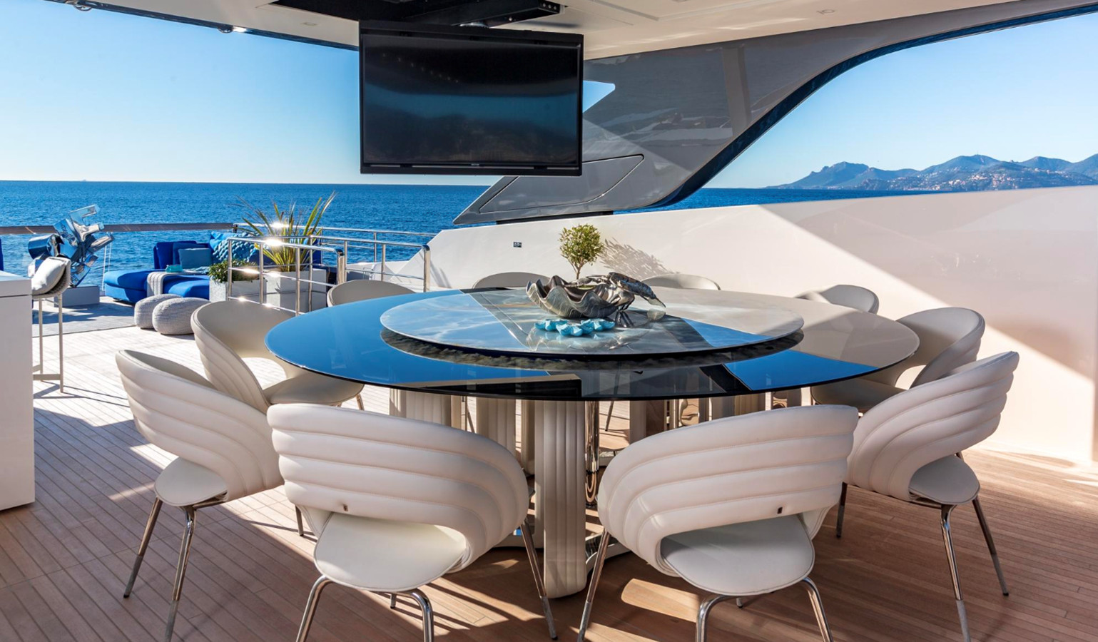 https://arconyachts.ams3.digitaloceanspaces.com/65323/conversions/large_4857435-optimize.jpg