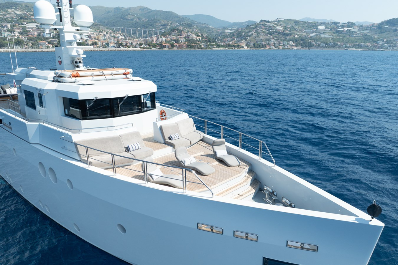 https://arconyachts.ams3.digitaloceanspaces.com/65363/conversions/large_4705316-optimize.jpg