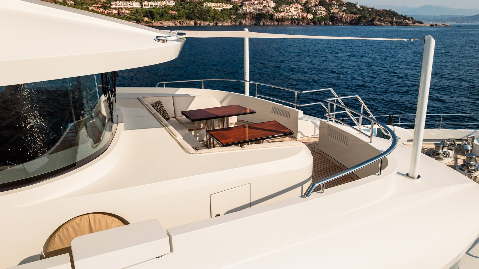https://arconyachts.ams3.digitaloceanspaces.com/65472/conversions/large_4774010-optimize.jpg