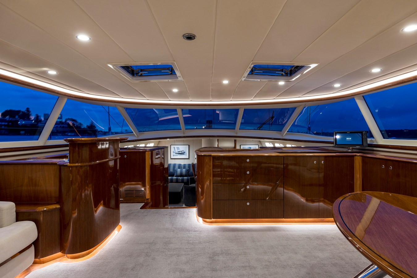 https://arconyachts.ams3.digitaloceanspaces.com/65543/conversions/large_3704957-optimize.jpg