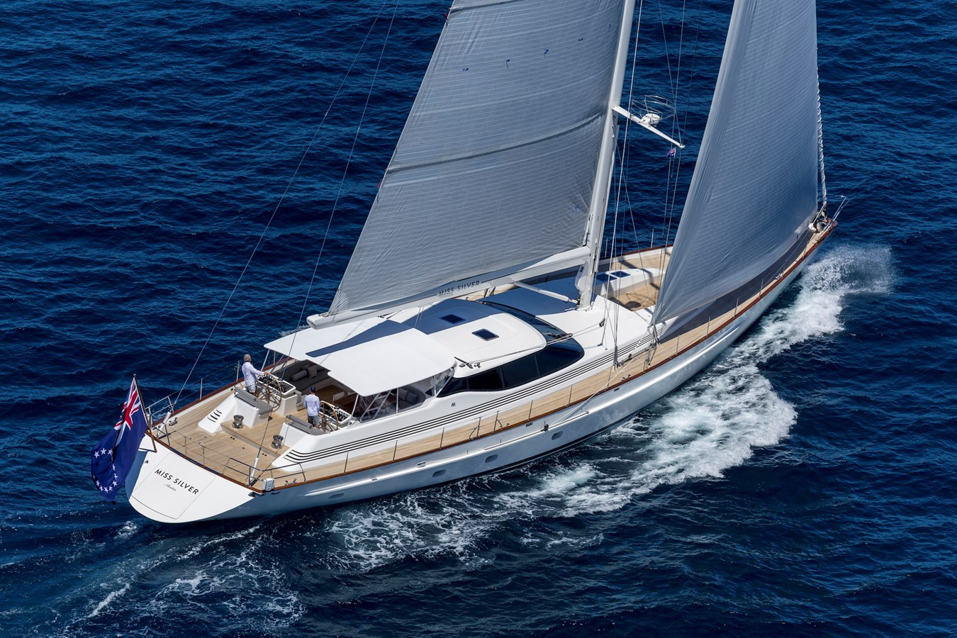 https://arconyachts.ams3.digitaloceanspaces.com/65649/conversions/large_3954933-optimize.jpg