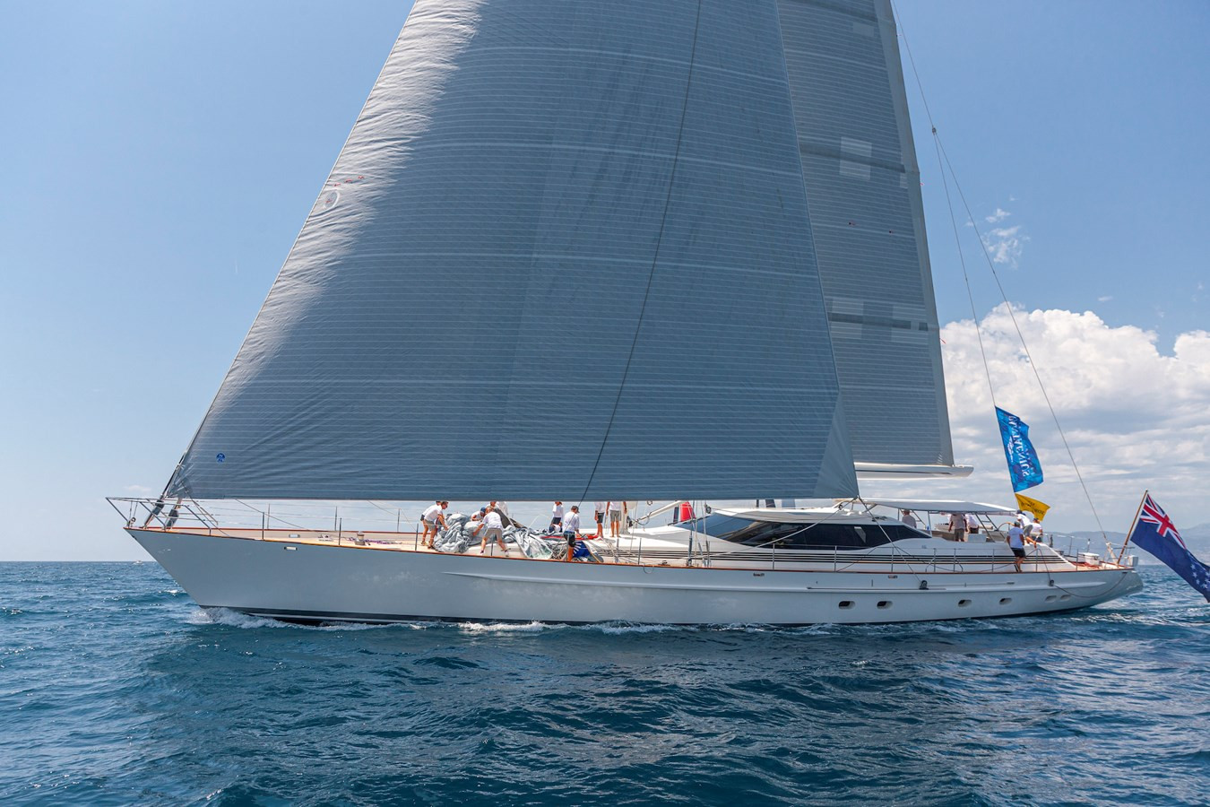 https://arconyachts.ams3.digitaloceanspaces.com/65675/conversions/large_3954942-optimize.jpg