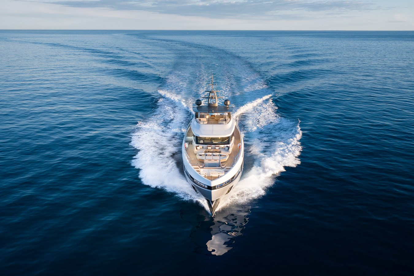 https://arconyachts.ams3.digitaloceanspaces.com/65725/conversions/large_4223082-optimize.jpg