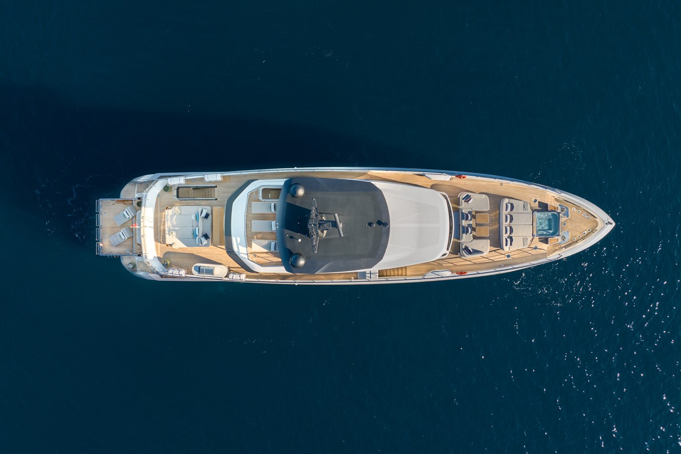 https://arconyachts.ams3.digitaloceanspaces.com/65734/conversions/large_4223085-optimize.jpg