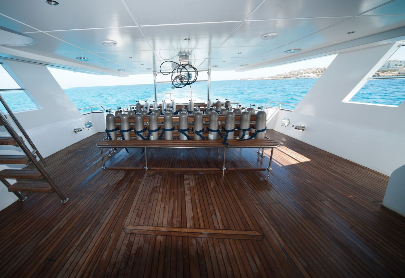 https://arconyachts.ams3.digitaloceanspaces.com/65801/conversions/large_2507229-optimize.jpg