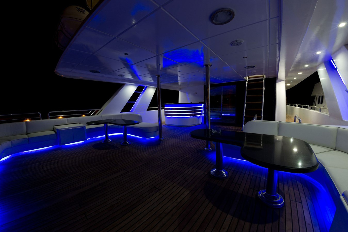 https://arconyachts.ams3.digitaloceanspaces.com/65808/conversions/large_2507232-optimize.jpg