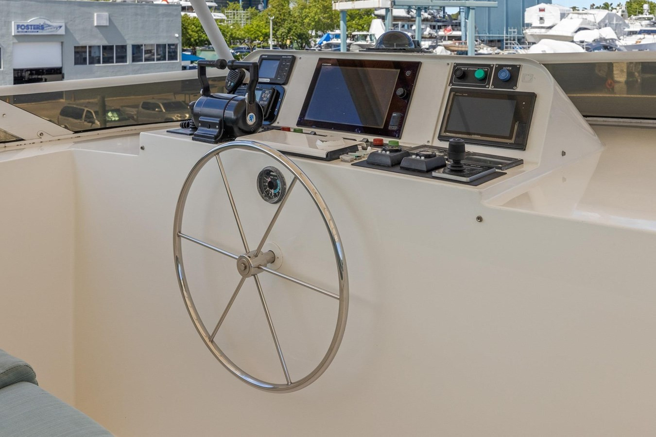 https://arconyachts.ams3.digitaloceanspaces.com/65832/conversions/large_4847081-optimize.jpg
