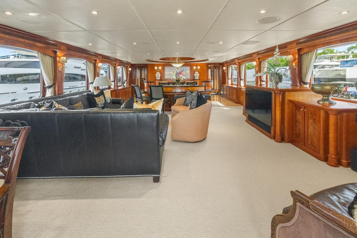 https://arconyachts.ams3.digitaloceanspaces.com/65881/conversions/large_4847098-optimize.jpg