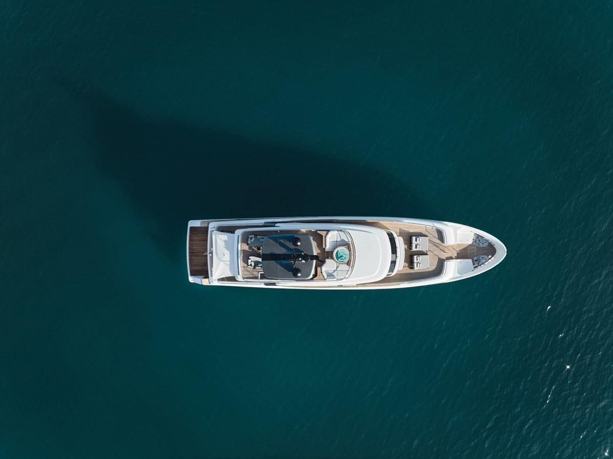 https://arconyachts.ams3.digitaloceanspaces.com/65891/conversions/large_4796676-optimize.jpg