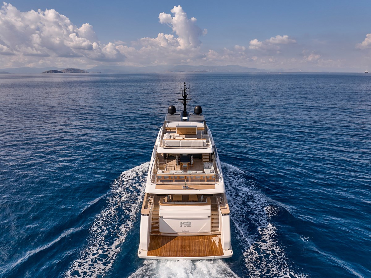 https://arconyachts.ams3.digitaloceanspaces.com/65892/conversions/large_4821795-optimize.jpg
