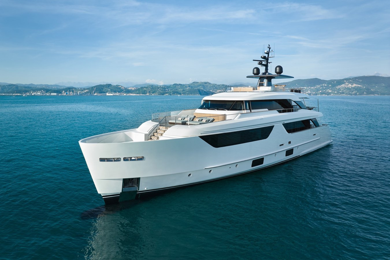 https://arconyachts.ams3.digitaloceanspaces.com/65903/conversions/large_4796680-optimize.jpg