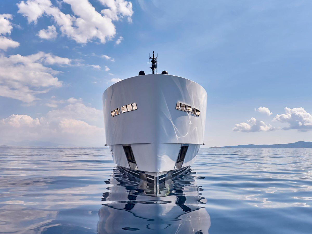 https://arconyachts.ams3.digitaloceanspaces.com/65912/conversions/large_4821798-optimize.jpg