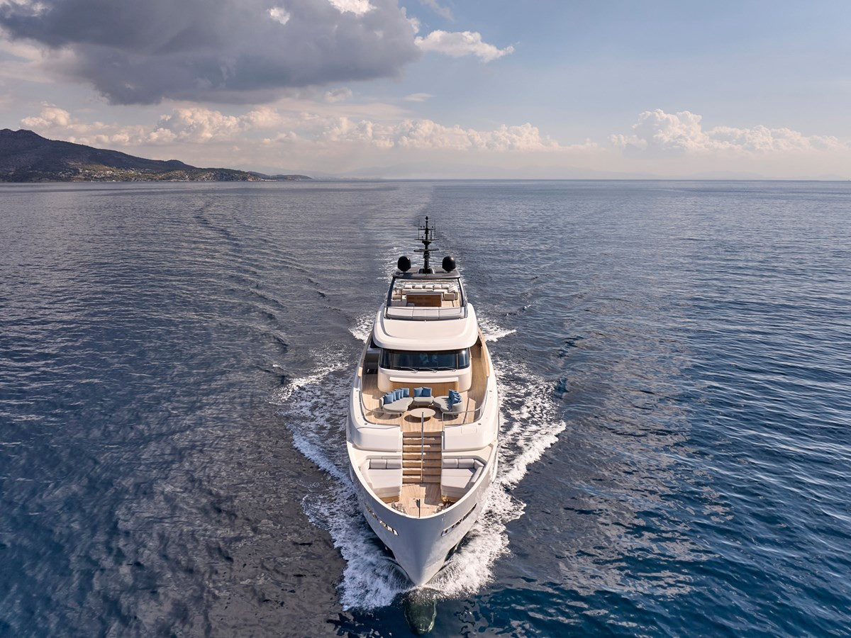 https://arconyachts.ams3.digitaloceanspaces.com/65915/conversions/large_4821794-optimize.jpg