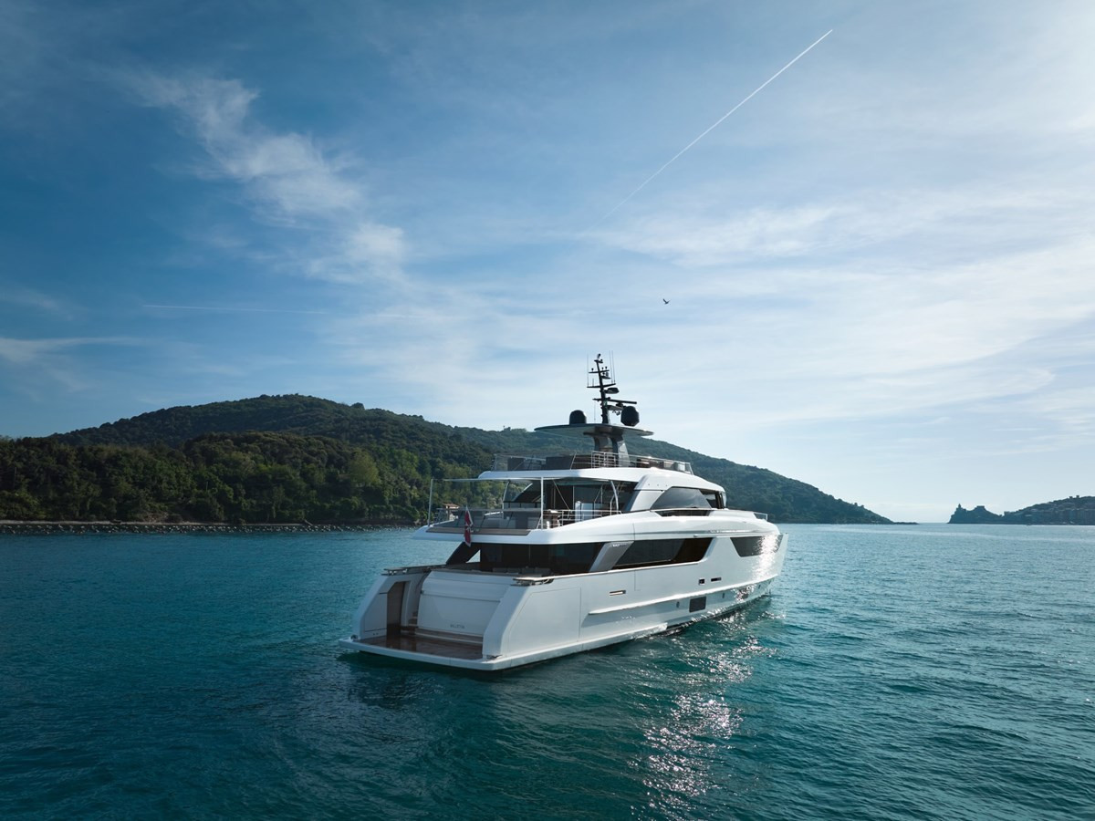 https://arconyachts.ams3.digitaloceanspaces.com/65916/conversions/large_4796684-optimize.jpg