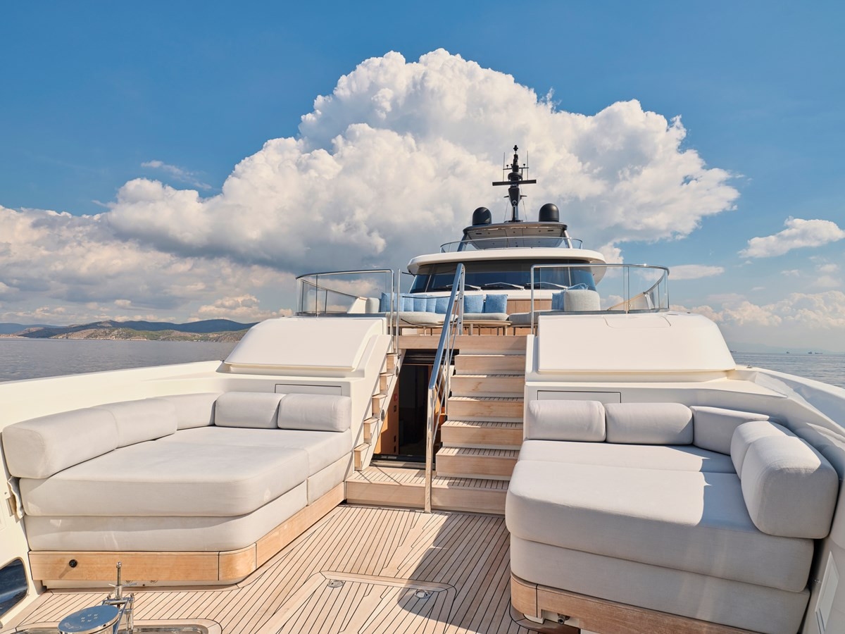 https://arconyachts.ams3.digitaloceanspaces.com/65918/conversions/large_4821806-optimize.jpg