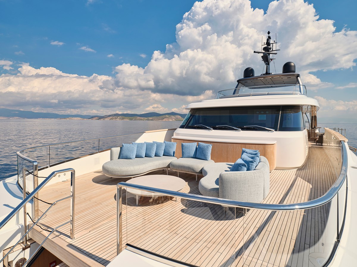 https://arconyachts.ams3.digitaloceanspaces.com/65924/conversions/large_4821807-optimize.jpg