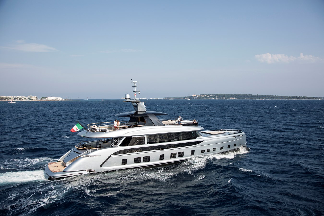https://arconyachts.ams3.digitaloceanspaces.com/66038/conversions/large_3417241-optimize.jpg