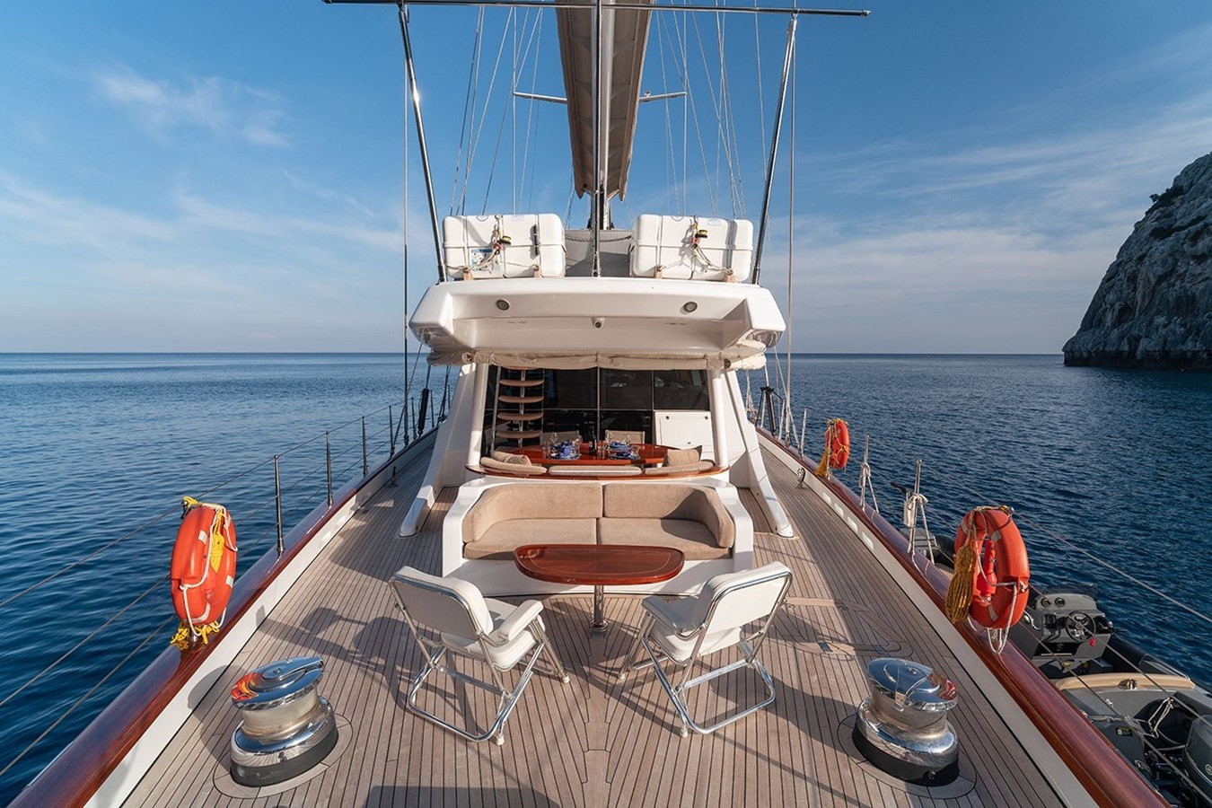 https://arconyachts.ams3.digitaloceanspaces.com/66104/conversions/large_4132263-optimize.jpg
