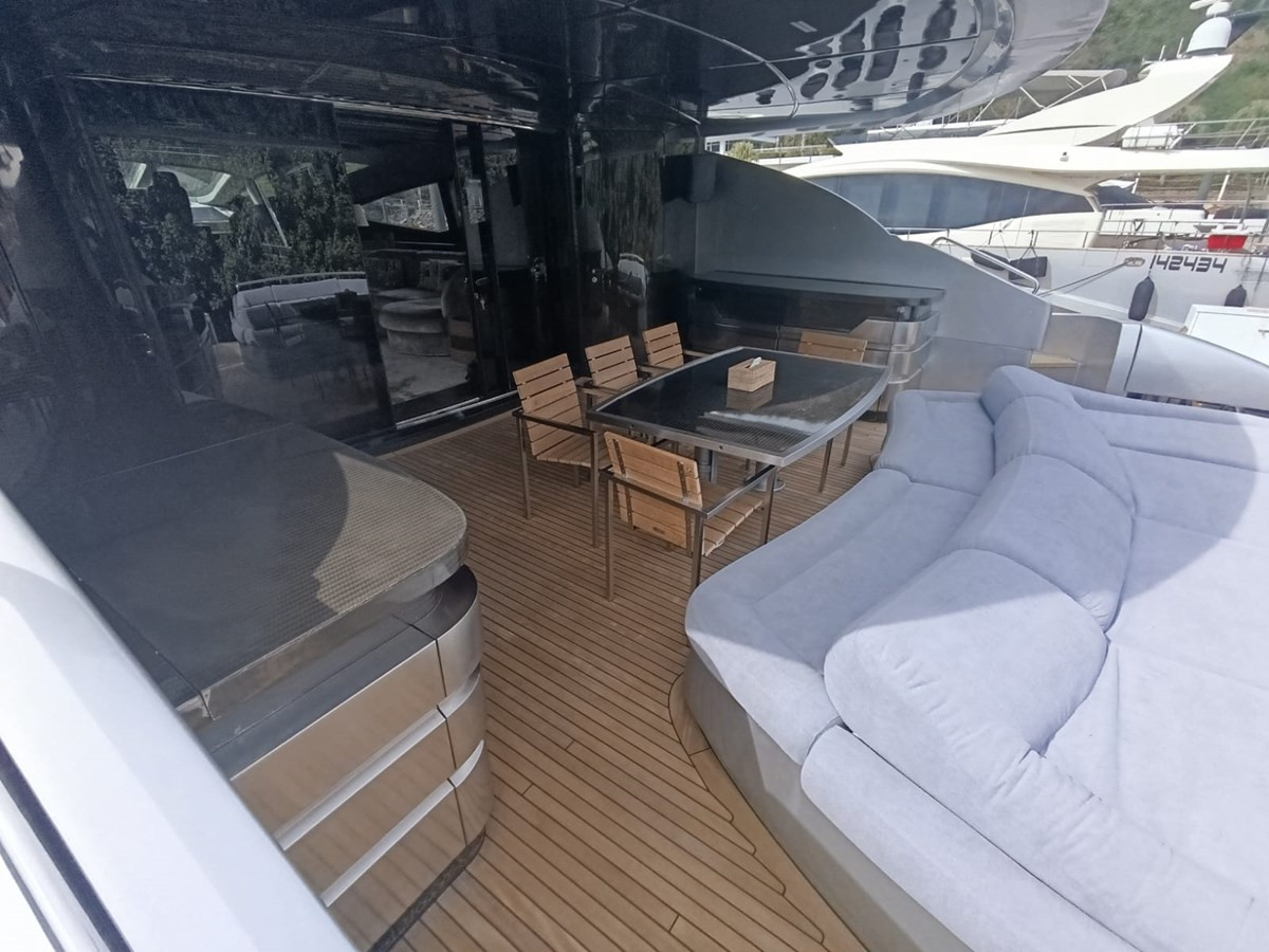 https://arconyachts.ams3.digitaloceanspaces.com/66116/conversions/large_4508329-optimize.jpg