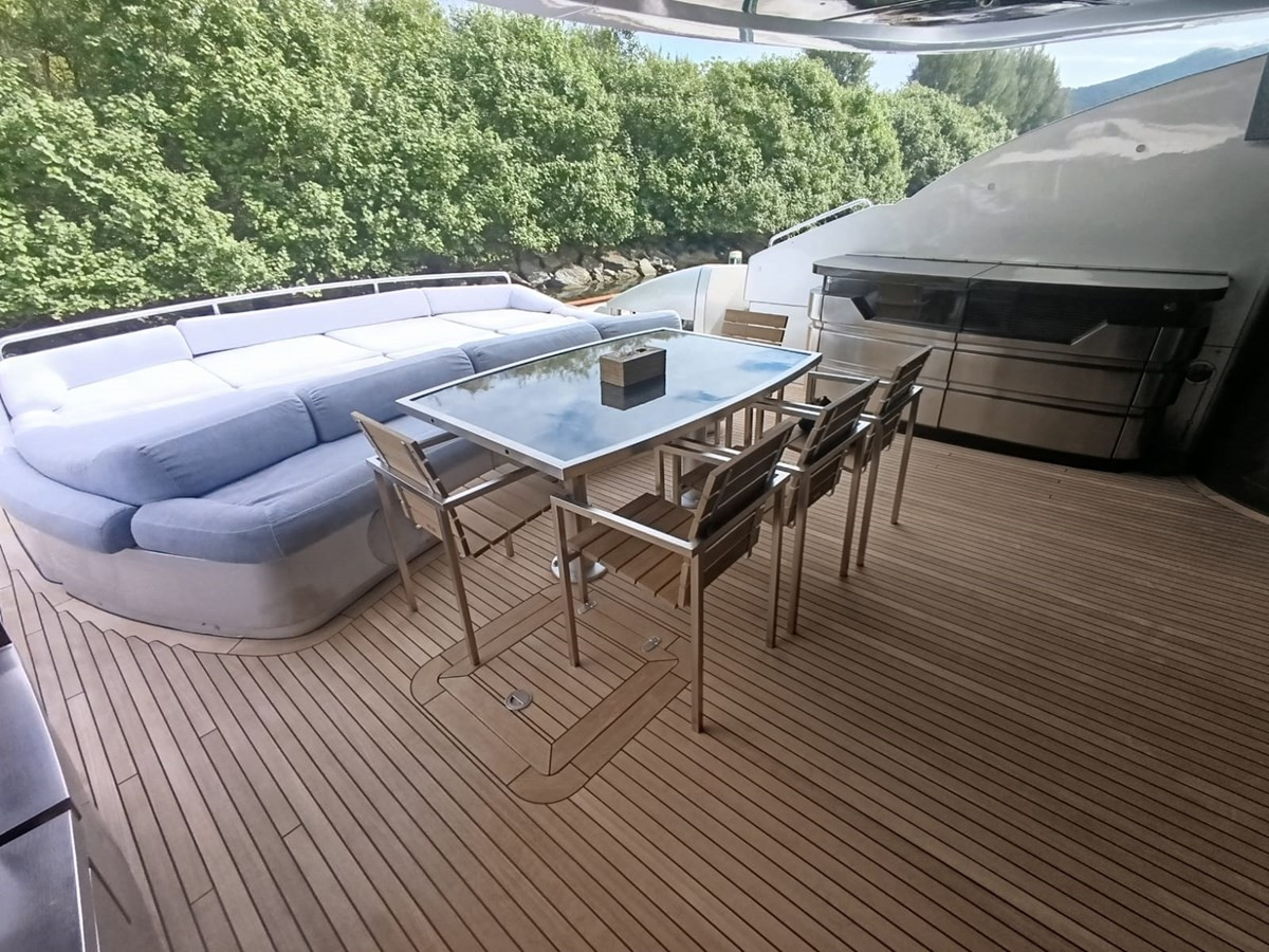 https://arconyachts.ams3.digitaloceanspaces.com/66124/conversions/large_4508332-optimize.jpg