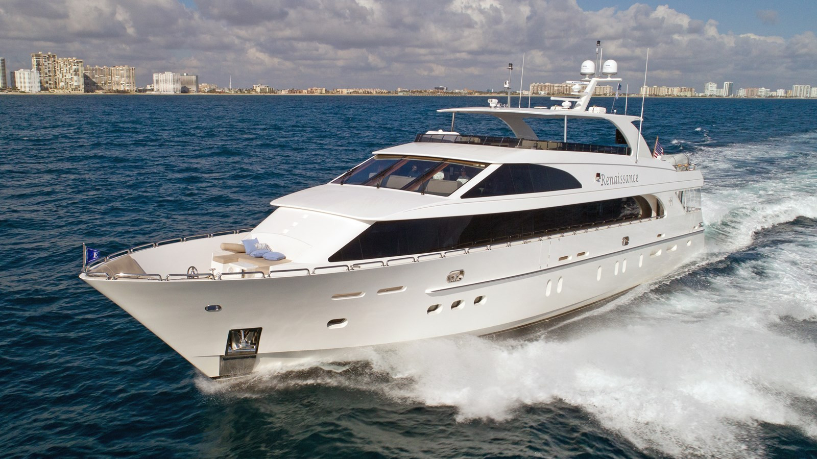 https://arconyachts.ams3.digitaloceanspaces.com/66181/conversions/large_4391962-optimize.jpg