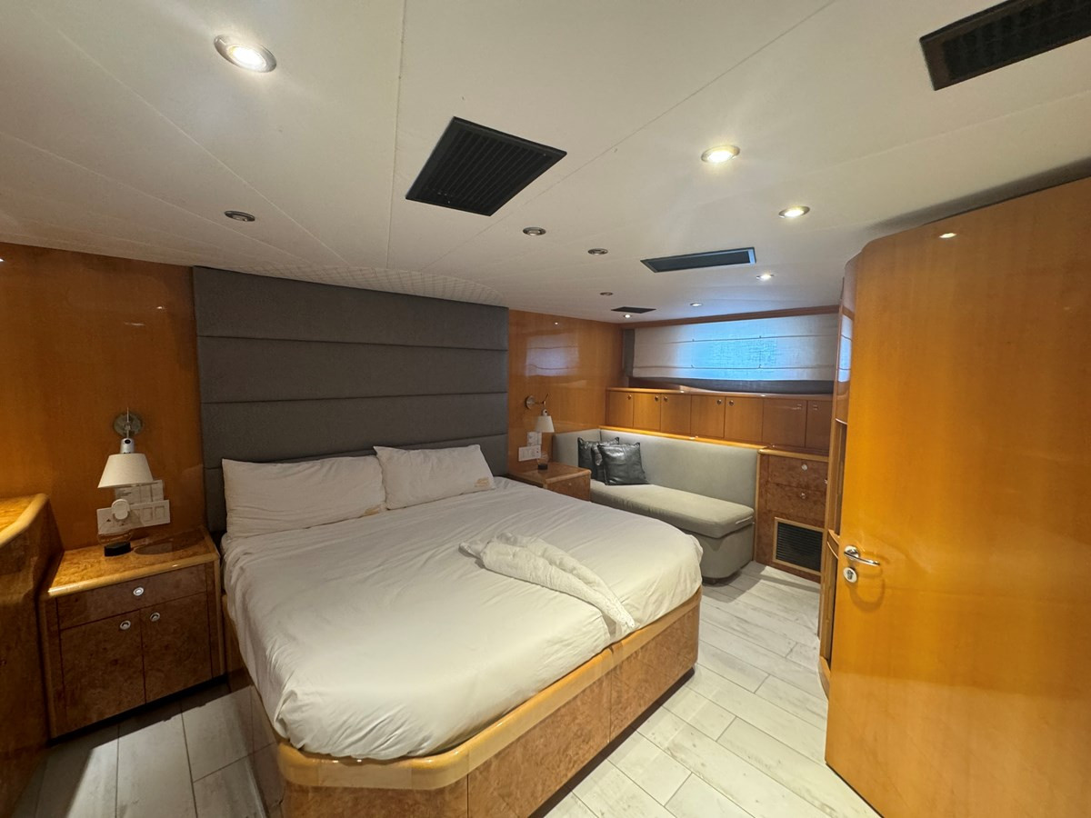 https://arconyachts.ams3.digitaloceanspaces.com/66191/conversions/large_4331276-optimize.jpg