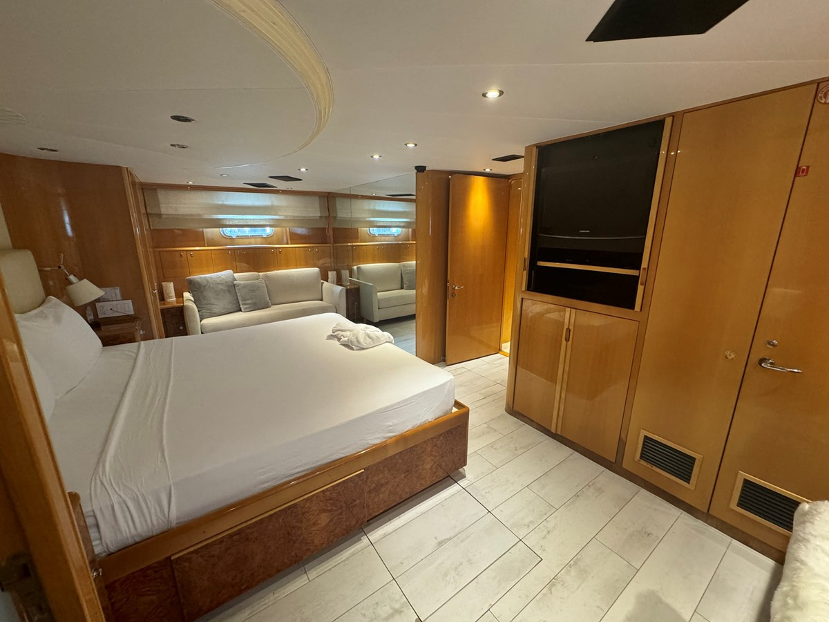 https://arconyachts.ams3.digitaloceanspaces.com/66204/conversions/large_4331281-optimize.jpg