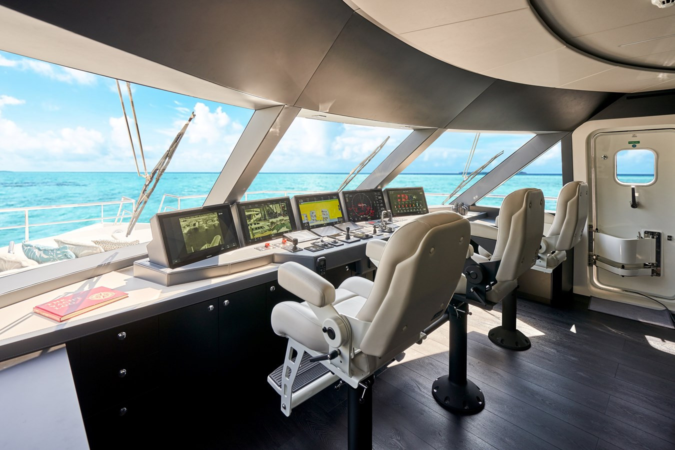 https://arconyachts.ams3.digitaloceanspaces.com/66245/conversions/large_4500016-optimize.jpg