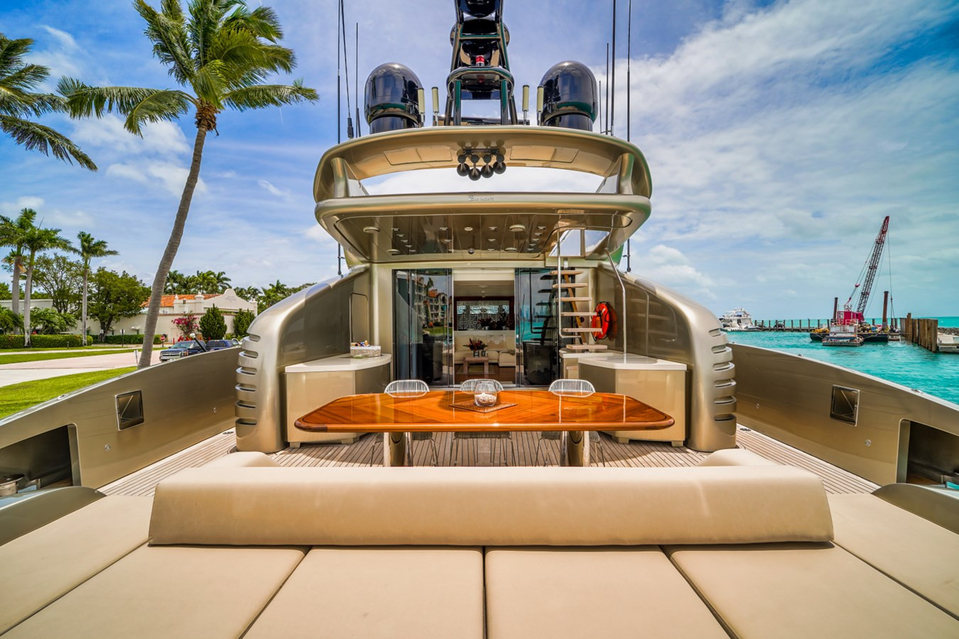 https://arconyachts.ams3.digitaloceanspaces.com/66298/conversions/large_3236993-optimize.jpg