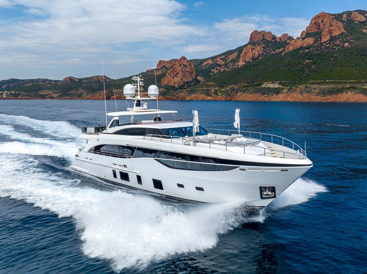 https://arconyachts.ams3.digitaloceanspaces.com/66301/conversions/large_4627259-optimize.jpg