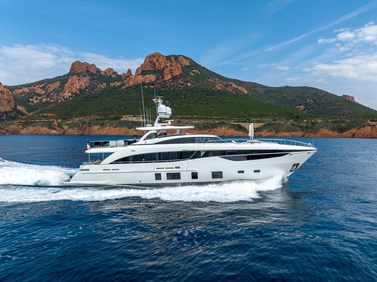 https://arconyachts.ams3.digitaloceanspaces.com/66318/conversions/large_4627273-optimize.jpg