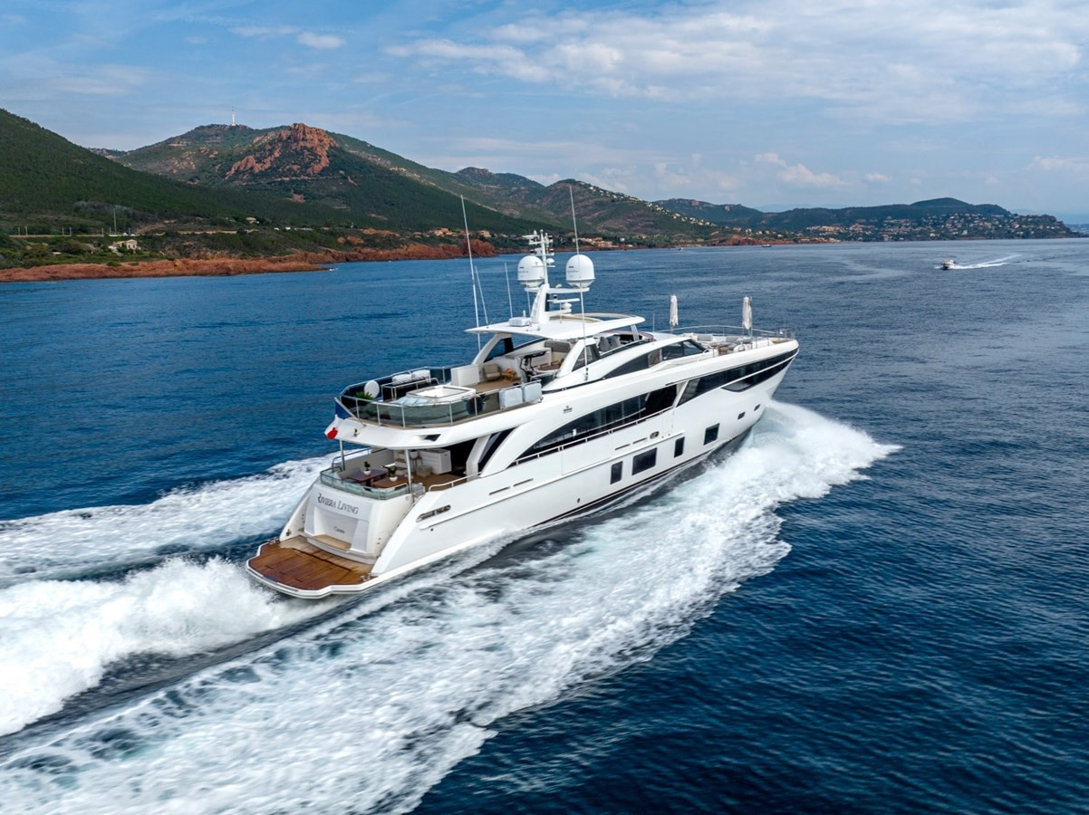https://arconyachts.ams3.digitaloceanspaces.com/66321/conversions/large_4627274-optimize.jpg