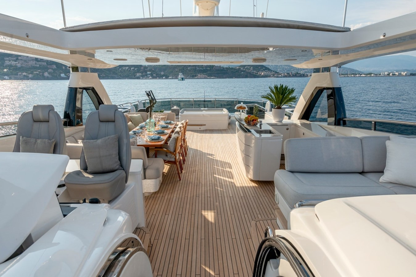 https://arconyachts.ams3.digitaloceanspaces.com/66399/conversions/large_4627314-optimize.jpg