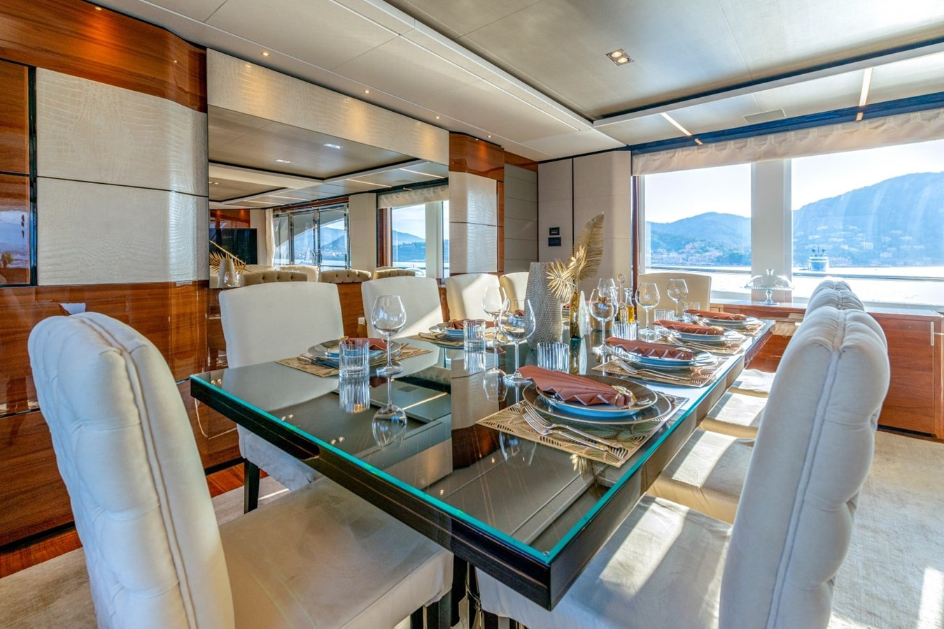 https://arconyachts.ams3.digitaloceanspaces.com/66440/conversions/large_4627349-optimize.jpg